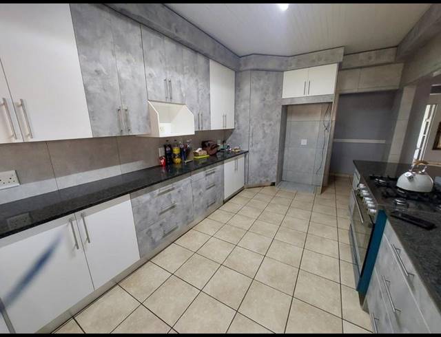 3 BEDROOM PROPERTY TO RENT IN FLORA GARDENS